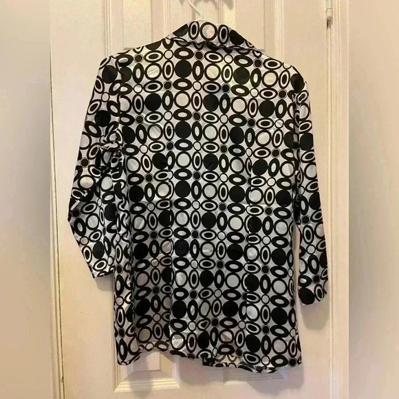 Blouse size medium - Picture 2 of 3